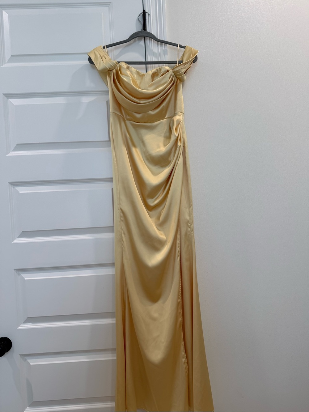 Elegant Yellow Satin Off-Shoulder Evening Dress